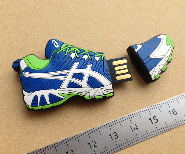 Флешка из ПВХ в форме кросовка с логотипом ASICS — фото 4